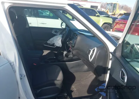 2020 Kia Soul Lx z USA, uszkodzony, nr VIN KNDJ23AU6L7063827